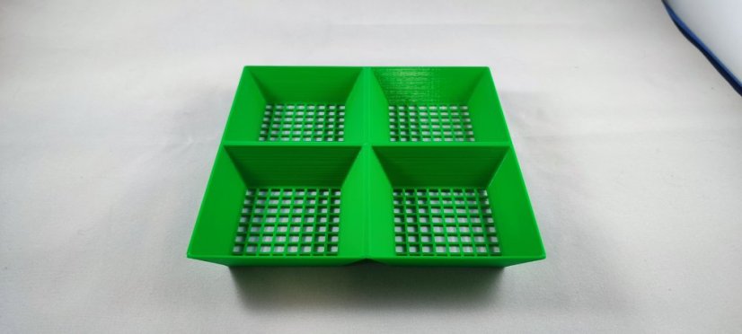 Univerzální miska (144x144x20 mm) varianta 4/4 - více barev