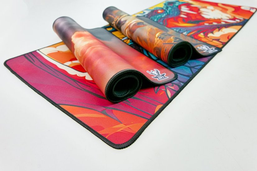 Rudý válečník - Neoprenová herní podložka 60x35 cm od Tomáše Duchka