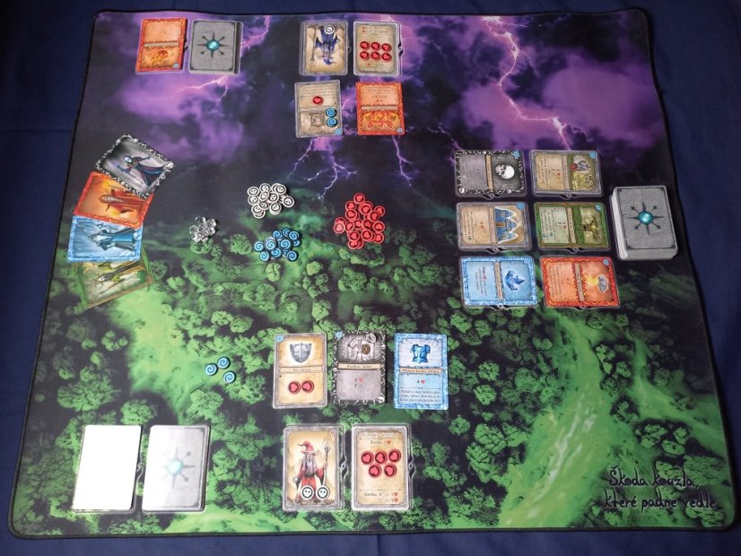 Playmat pro hru Škoda kouzla, které padne vedle - 80x70 (více druhů)