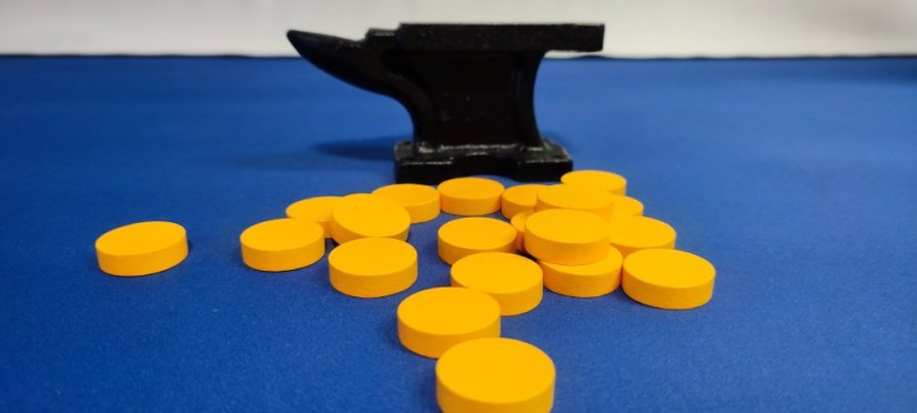 Žeton dřevěný (25x7 mm) různé barvy